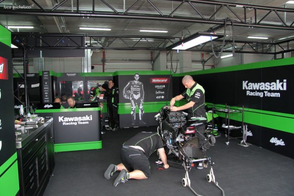 Racing Pit Walls