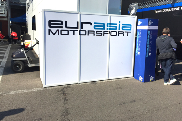 Standard Race Wall eurasia